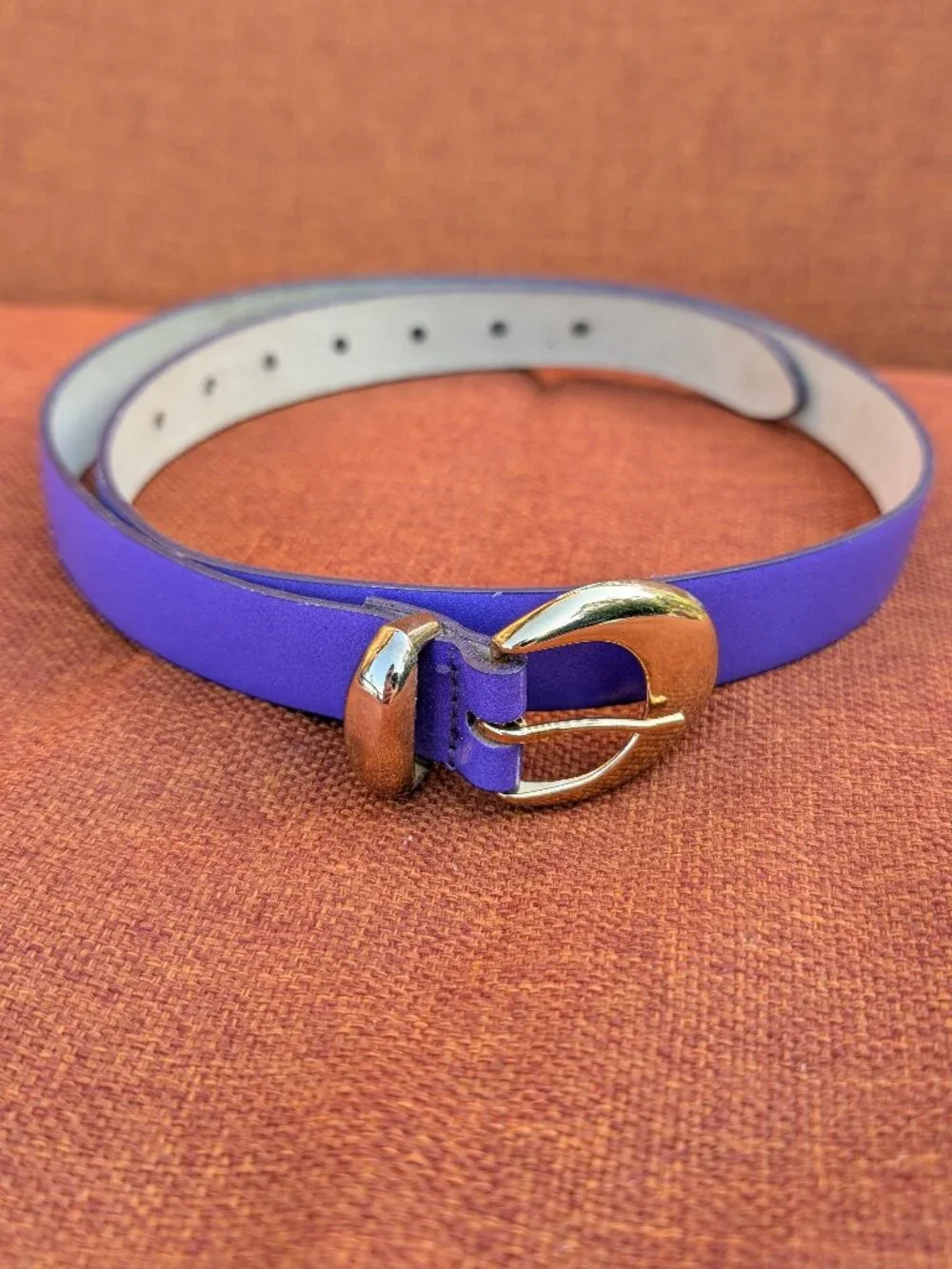 Vintage genuine leather bright vivid purple belt with gold buckle M/L